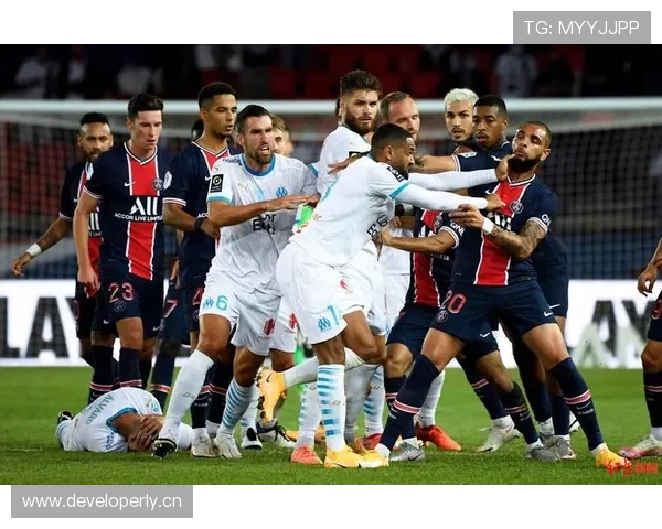 巴黎圣日耳曼结构失衡问题显现，天赋难掩场面失控局面