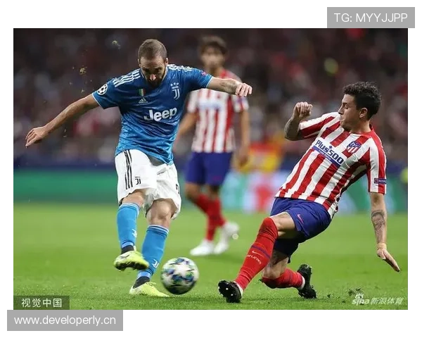 菲利克斯从边路到中路的角色演变分析