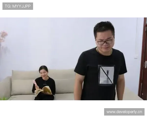 余依婷家里到底藏了多少零花钱？那些细节看得我眼睛都直了！