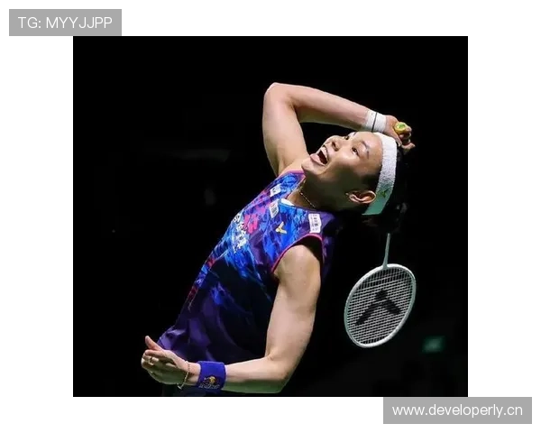 戴资颖打完比赛直接去逛爱马仕，球包还没放稳就试了三只包