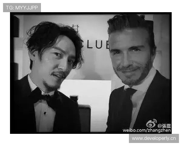 贝克汉姆今天穿得像明星派对才见的，谁告诉我那皮鞋多少钱？