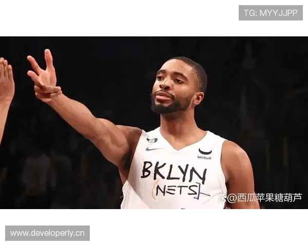 凯德·坎宁安突破创造多次得分机会 提升球队关键时刻火力